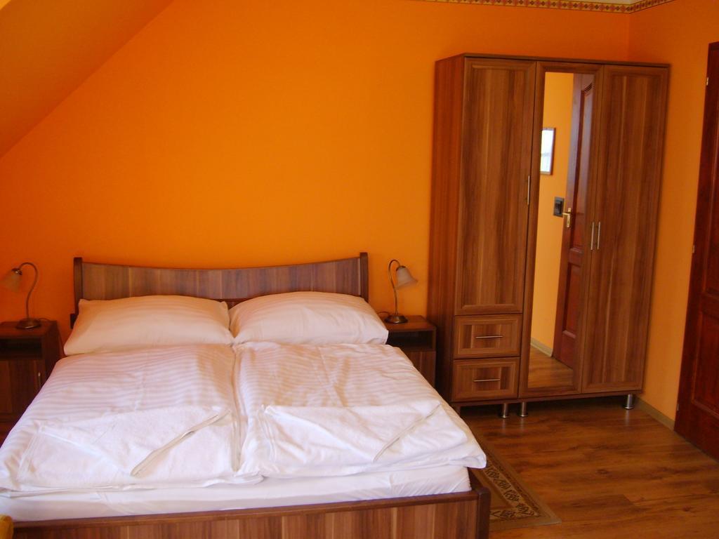 Szuts Panzio Bed & Breakfast แฟร์โตราโคส ห้อง รูปภาพ