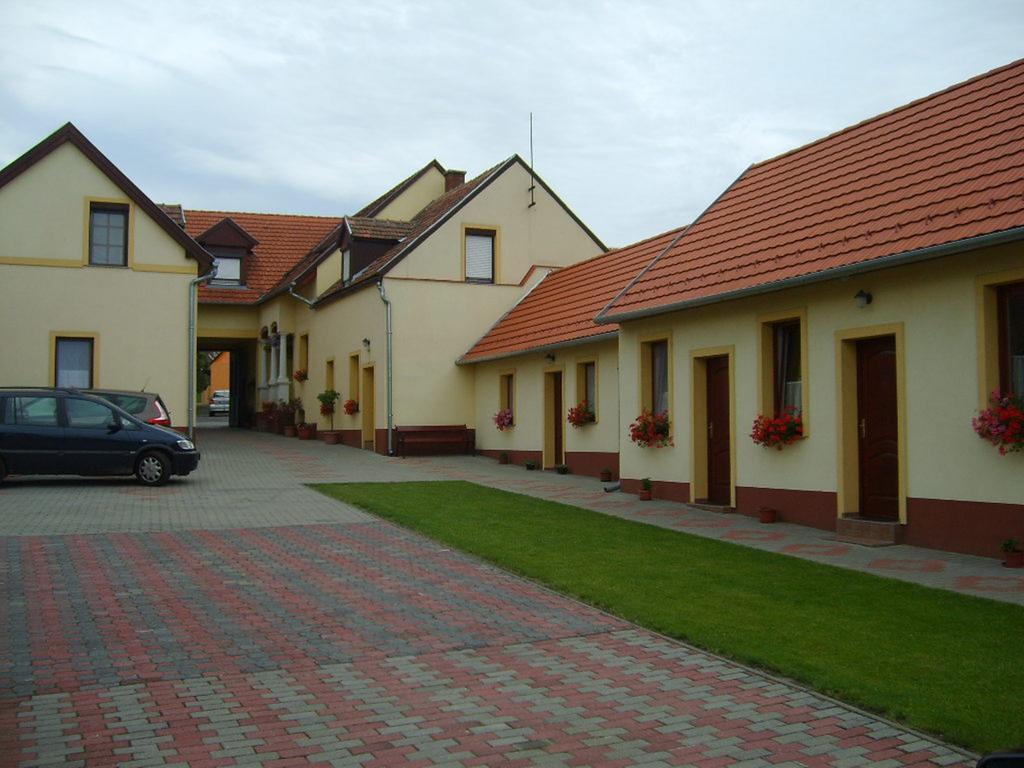 Szuts Panzio Bed & Breakfast แฟร์โตราโคส ภายนอก รูปภาพ