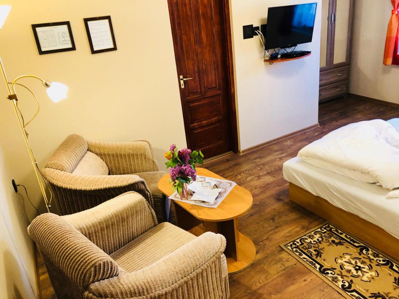 Szuts Panzio Bed & Breakfast แฟร์โตราโคส ภายนอก รูปภาพ