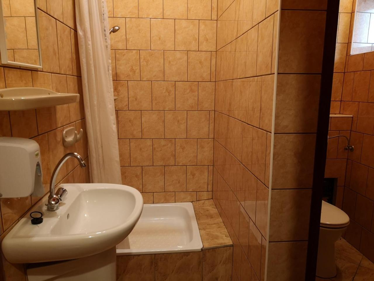 Szuts Panzio Bed & Breakfast แฟร์โตราโคส ภายนอก รูปภาพ