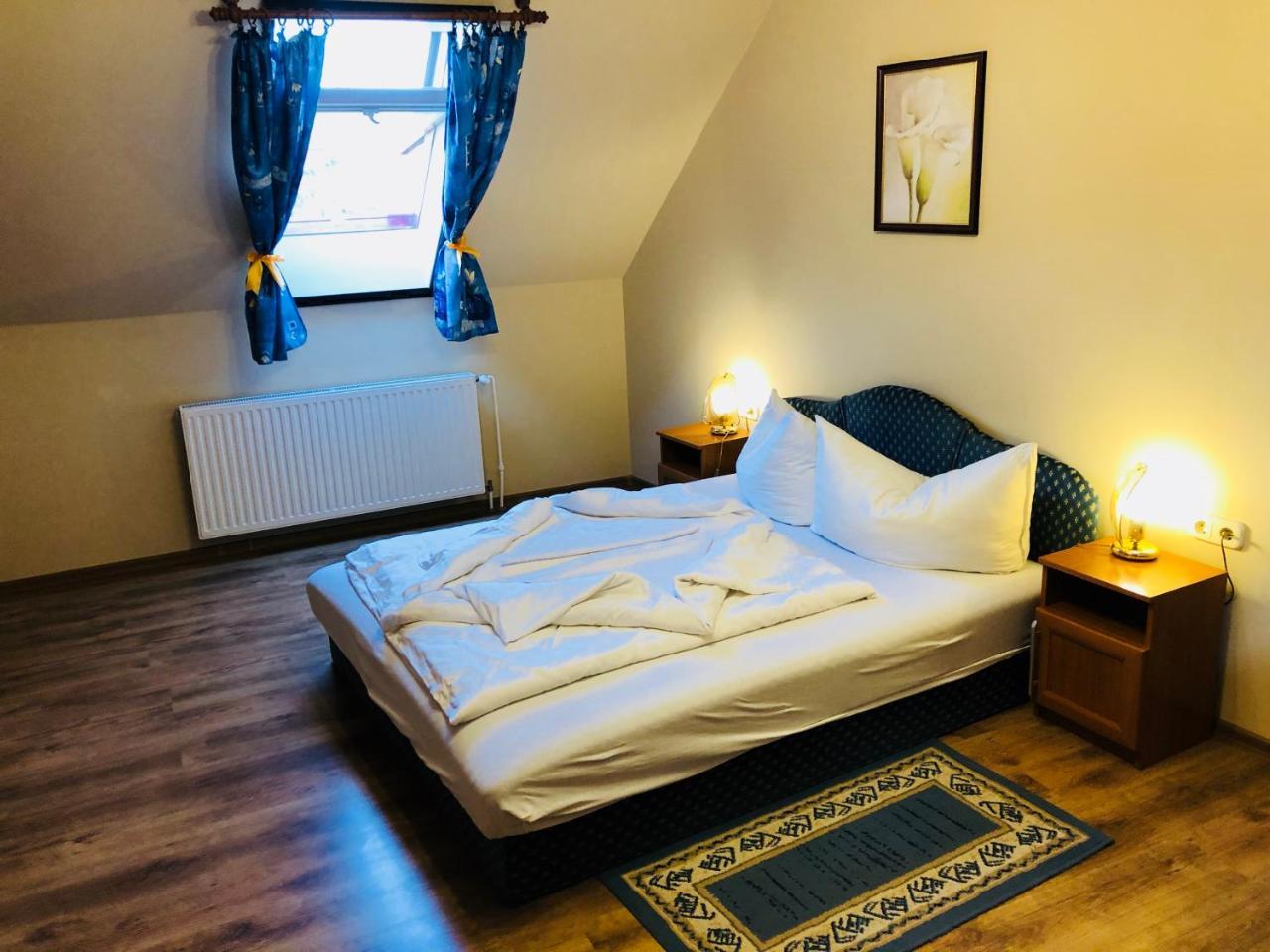 Szuts Panzio Bed & Breakfast แฟร์โตราโคส ภายนอก รูปภาพ