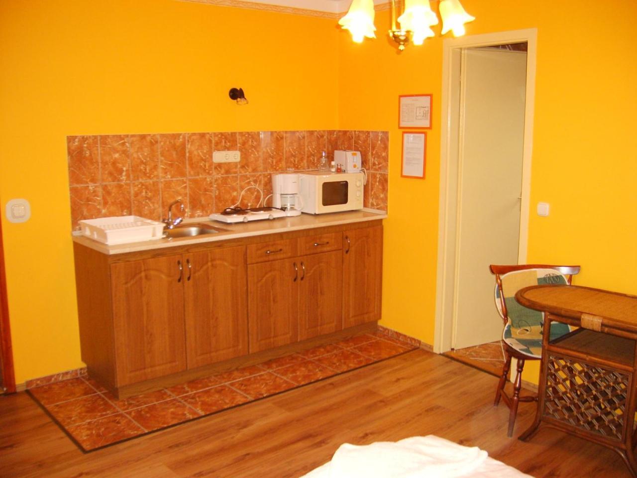 Szuts Panzio Bed & Breakfast แฟร์โตราโคส ห้อง รูปภาพ